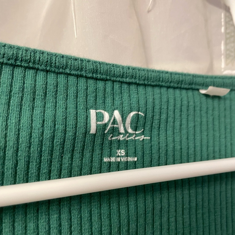 PacSun long sleeve cropped shirt